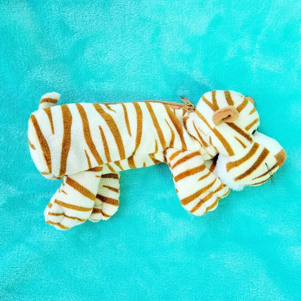 NEW adorable tiger design zippered pencil case